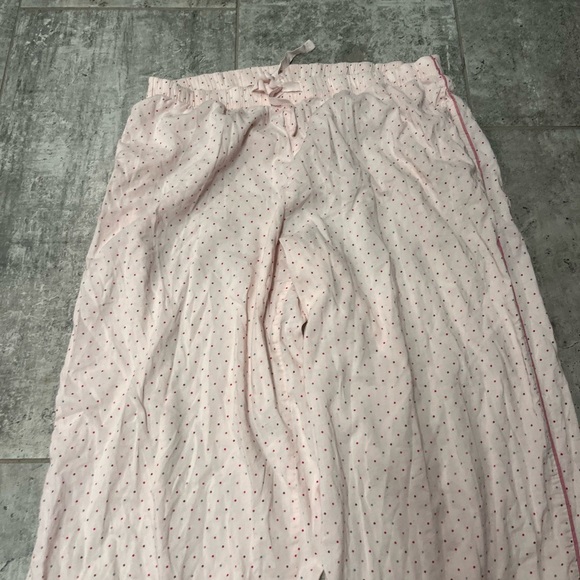 Victoria’s Secret pink polka dot pajama bottoms Sz Medium Long - Picture 2 of 7